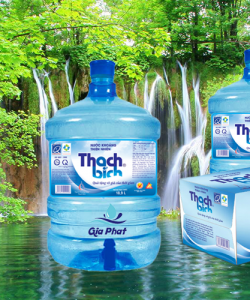 suoi-nuoc-khoang-thach-bich-da-nang-1